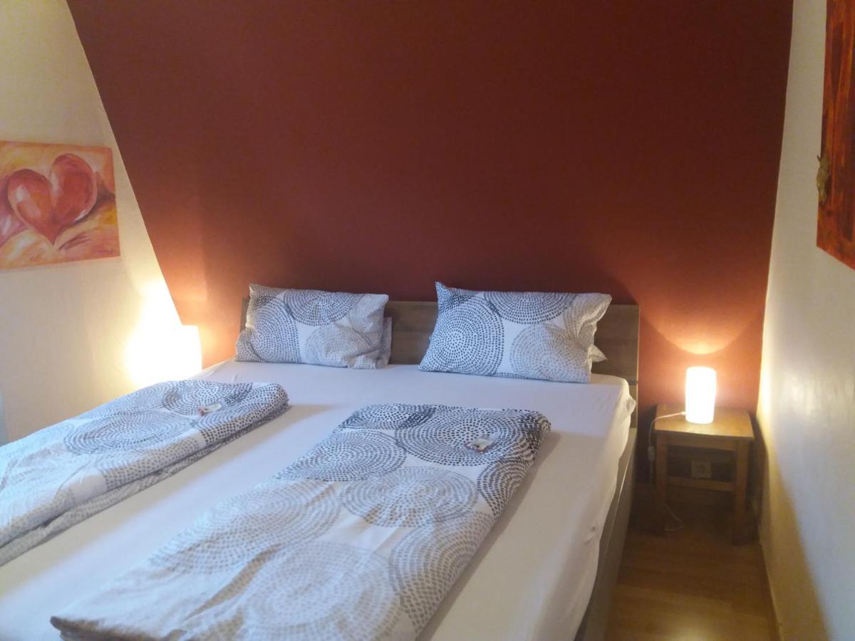Weingut Matthias Dauns Apartment Reil Bagian luar foto