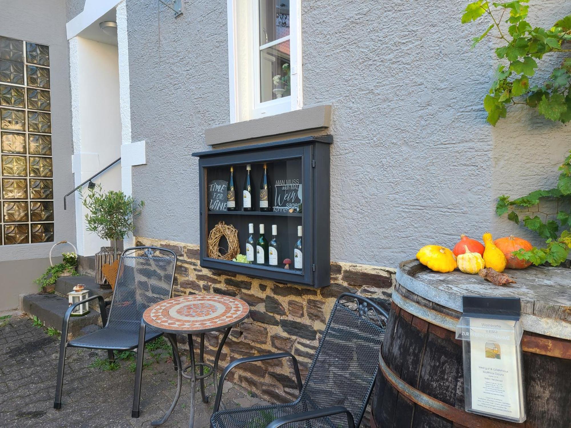 Weingut Matthias Dauns Apartment Reil Bagian luar foto