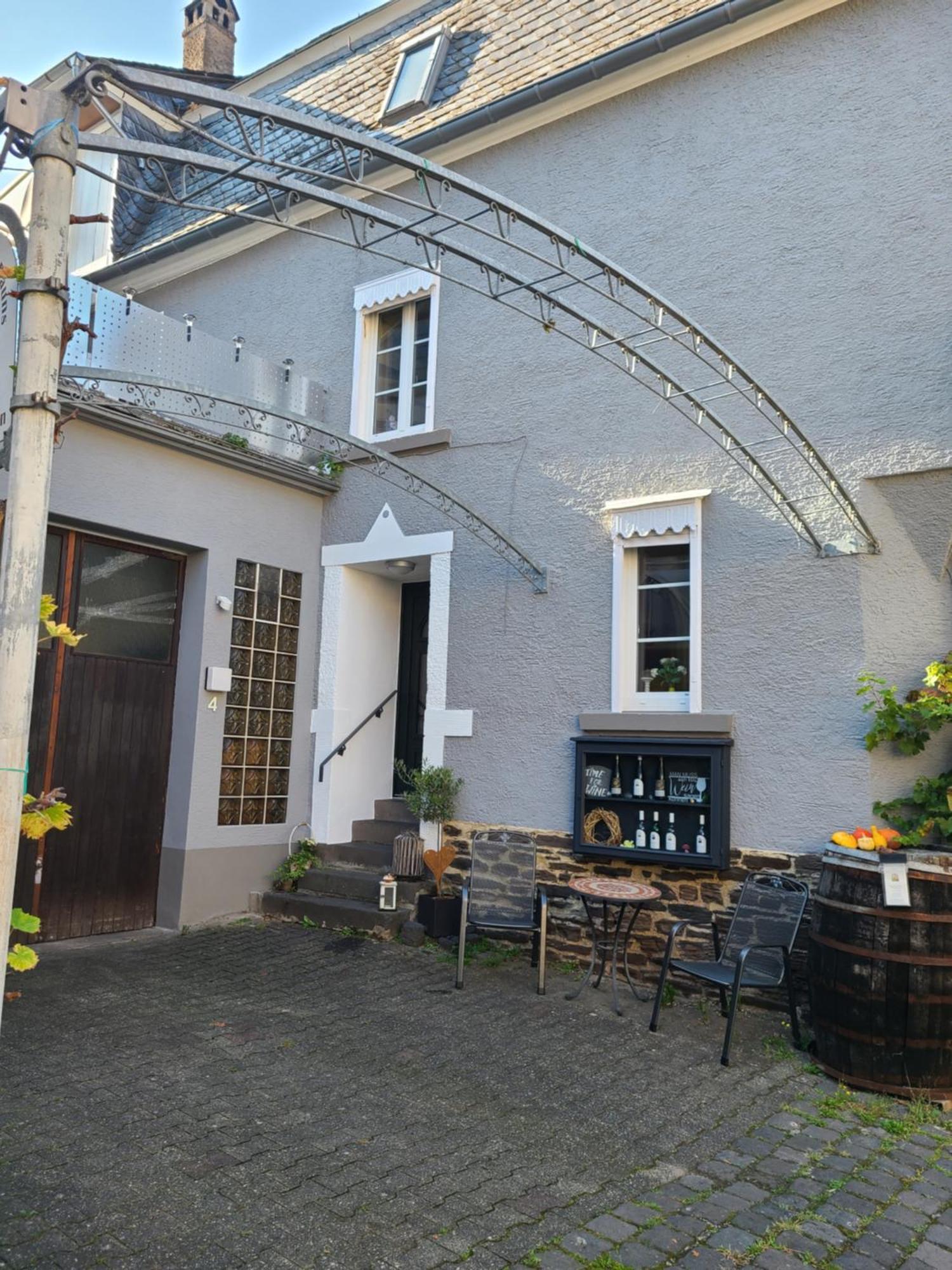 Weingut Matthias Dauns Apartment Reil Bagian luar foto