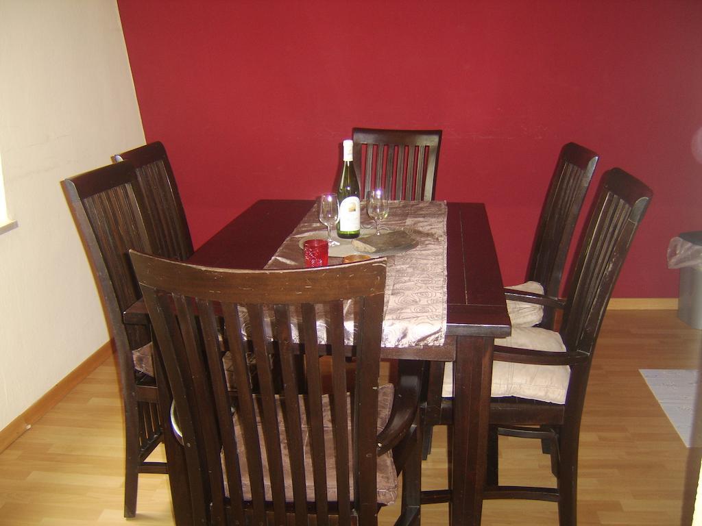 Weingut Matthias Dauns Apartment Reil Ruang foto