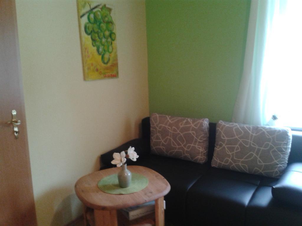 Weingut Matthias Dauns Apartment Reil Bagian luar foto